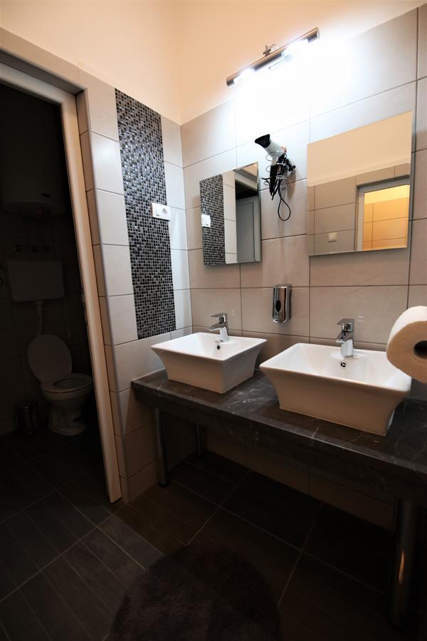 Hostel Fine بلغراد المظهر الخارجي الصورة