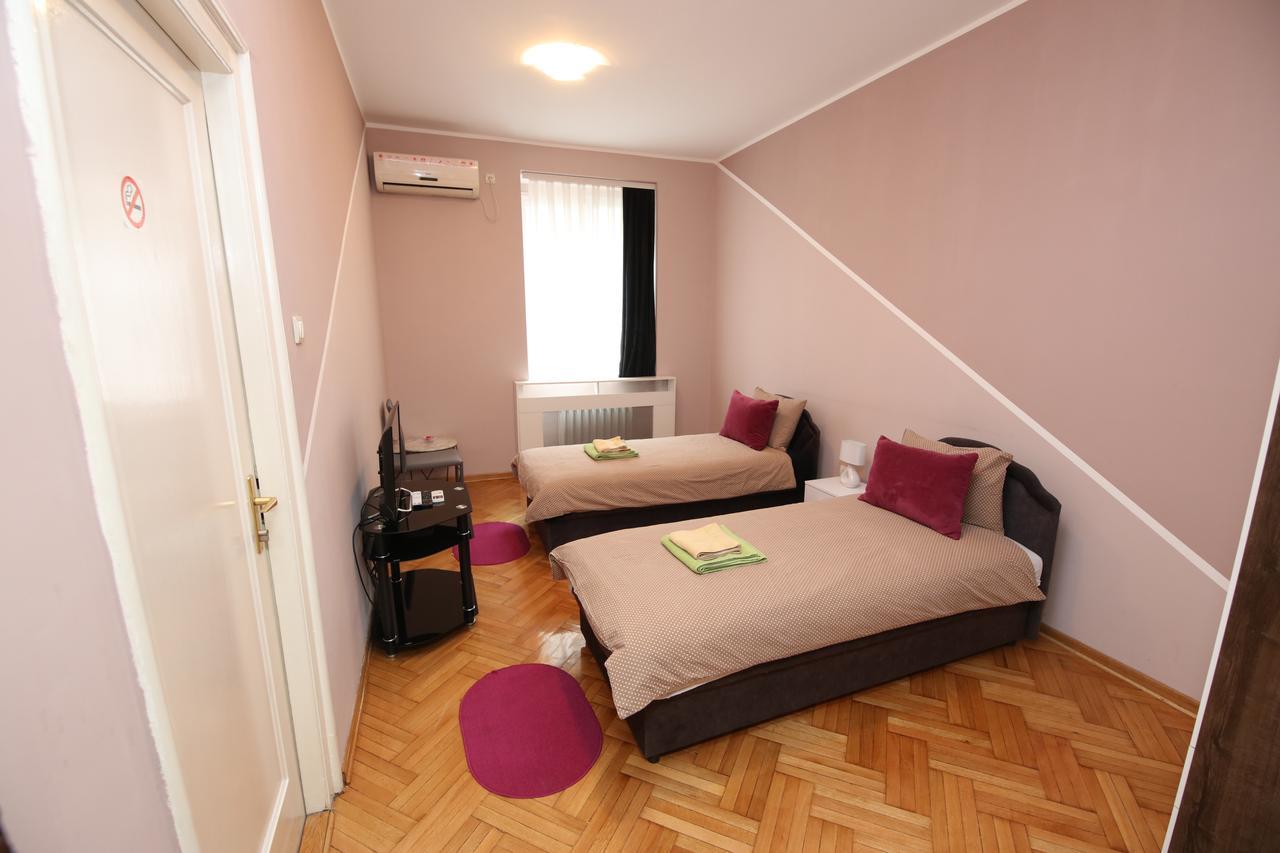 Hostel Fine بلغراد المظهر الخارجي الصورة